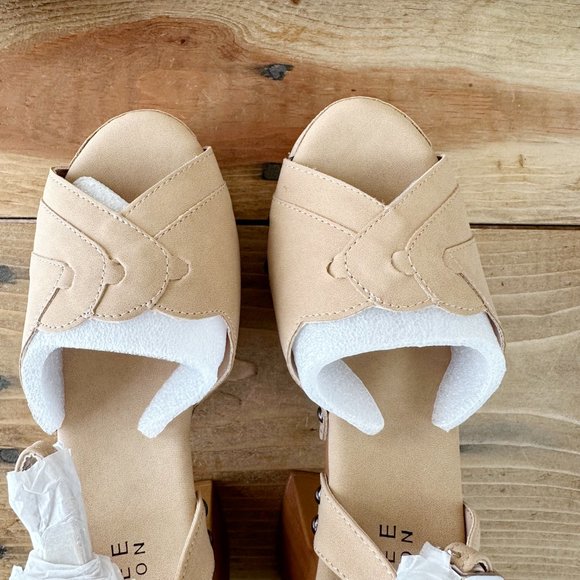 NWOB - Journee Collection‎ Tan Sandals Studs Platform 8.5 - Picture 3 of 10